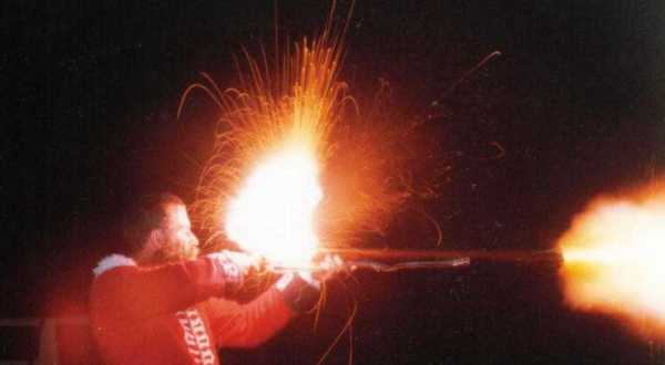 A Replica Brown Bess musket fired at night. Courtesy John of the 42nd RHR Australia